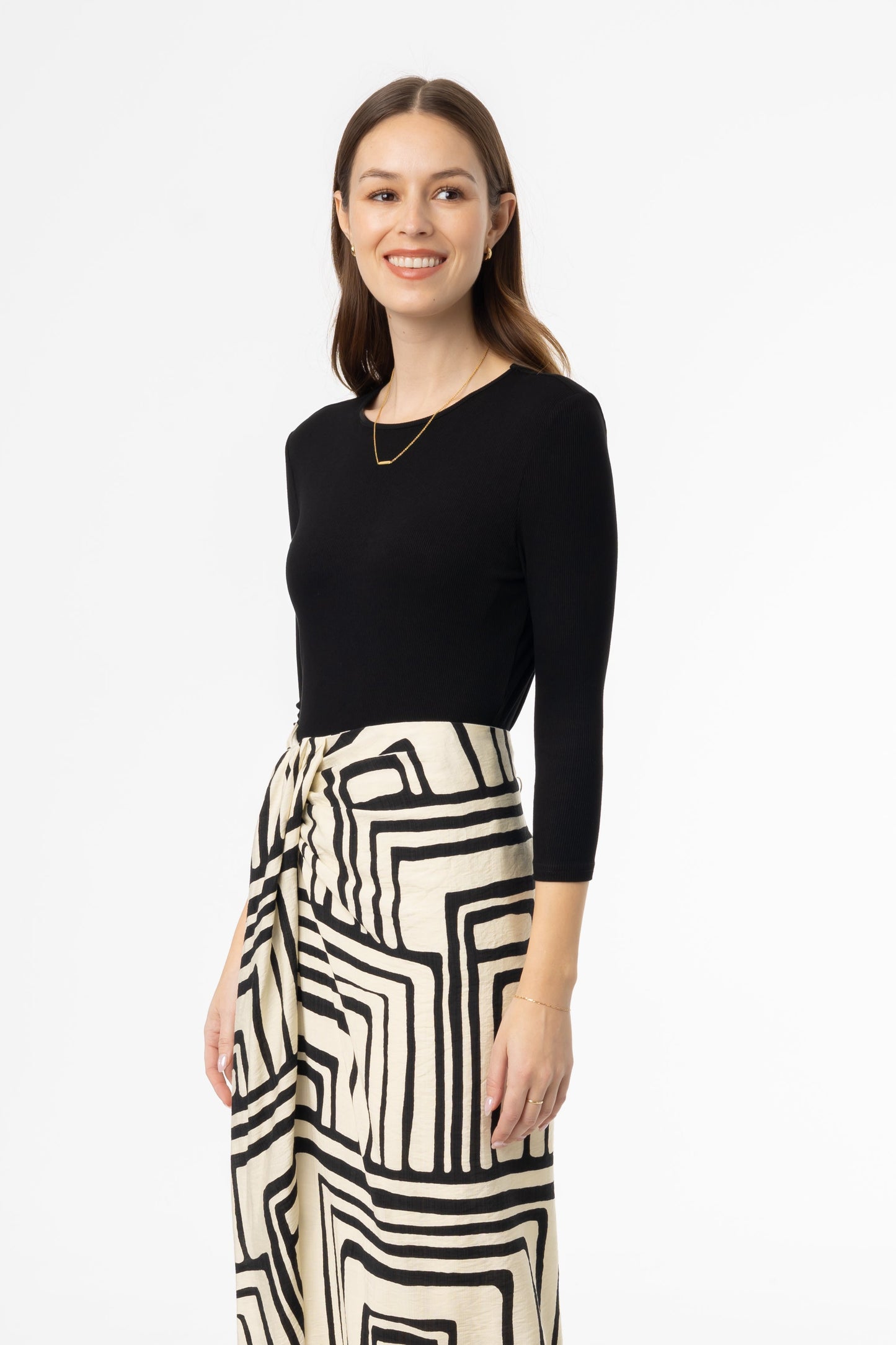 Black Ribbed Round Neck 3/4 Sleeve T-Shirt