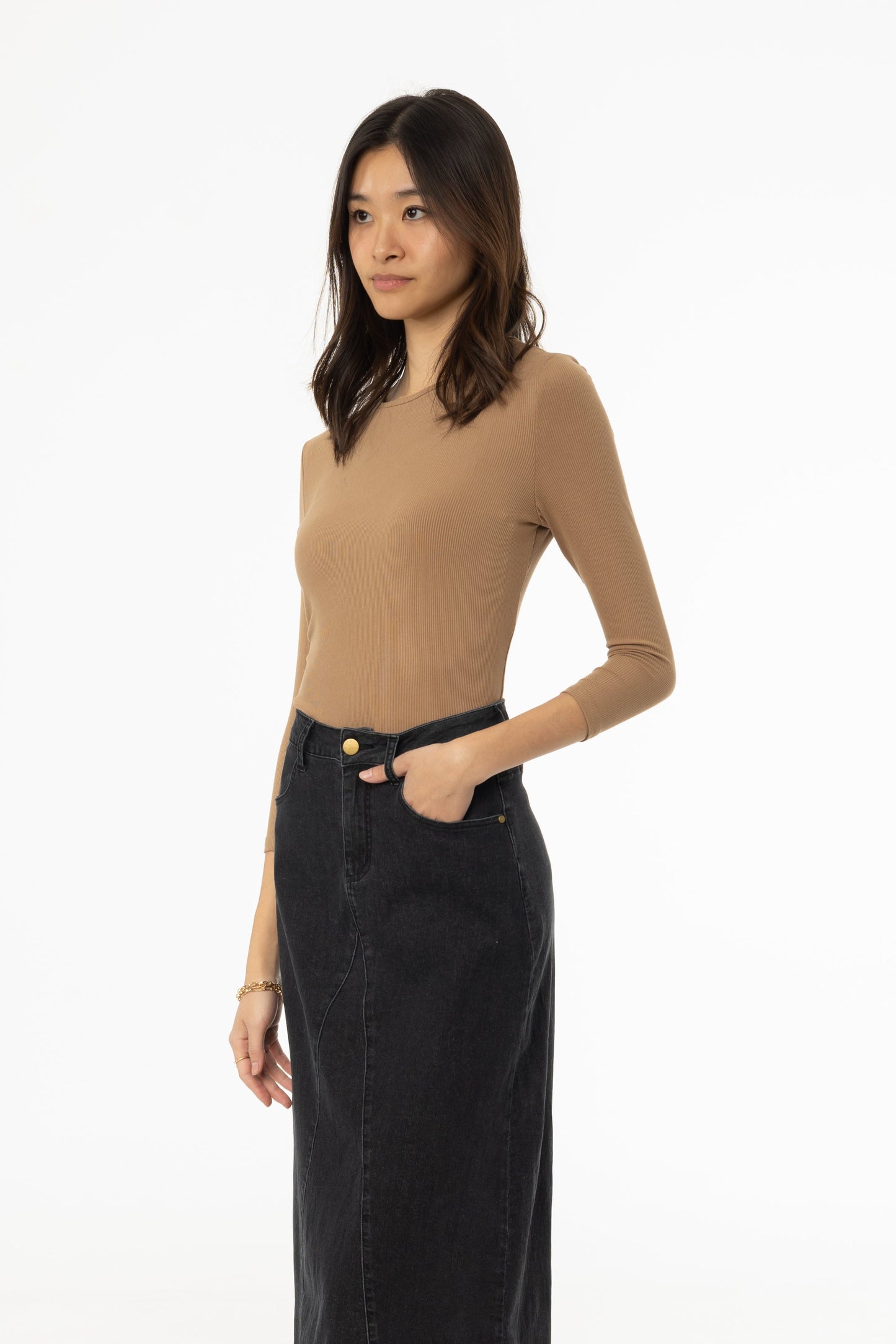 Mocha Ribbed Round Neck 3/4 Sleeve T-Shirt